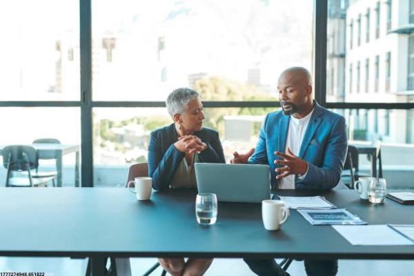 不倒森林是体育项目嘛